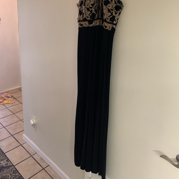 Black and Gold Gown with Slit - Picture 3 of 7